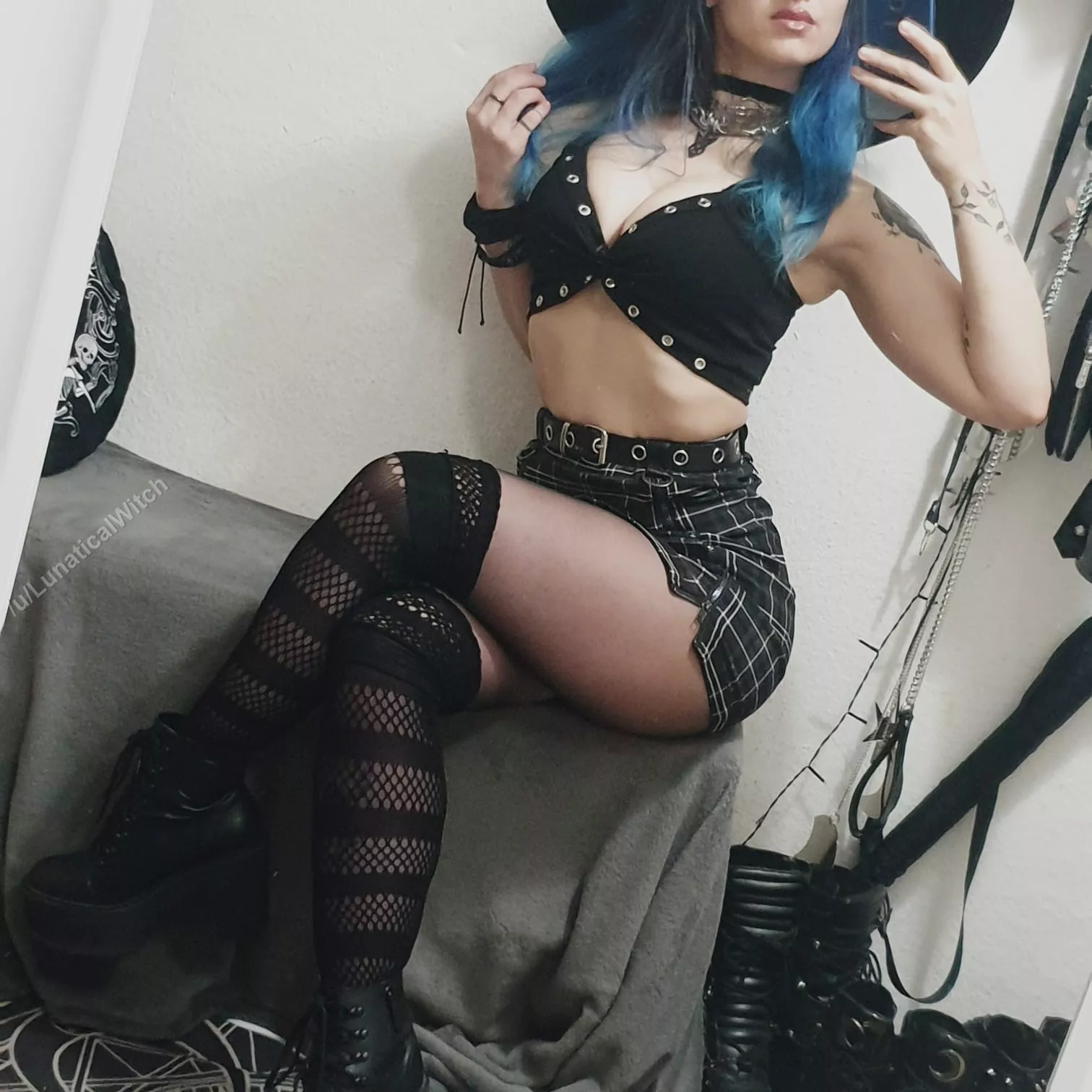 Here's my heels. Not as classy but to match my goth outfit ?