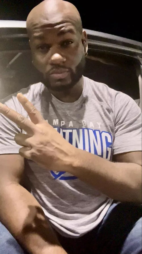 Here’s to the final day of the year. And also, go Lightning! 🖤🤍💙⚡️✌🏾