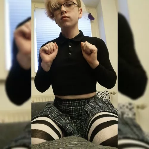 Hewooo!!!! Who wants to cuddle?? OwO uwu Hewooo!!!! Who wants to cuddle?? OwO uwu