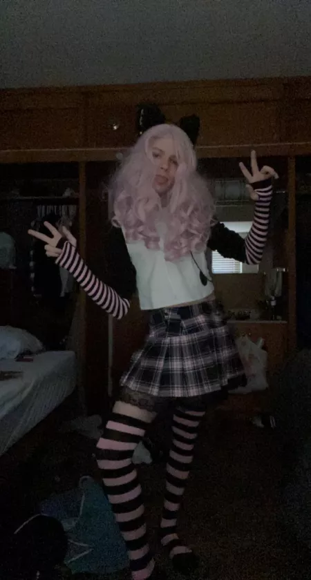 hey all :> hey all :>