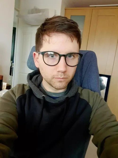 Hey! Anyone wanna chat? Looking to make some new gaming friends!