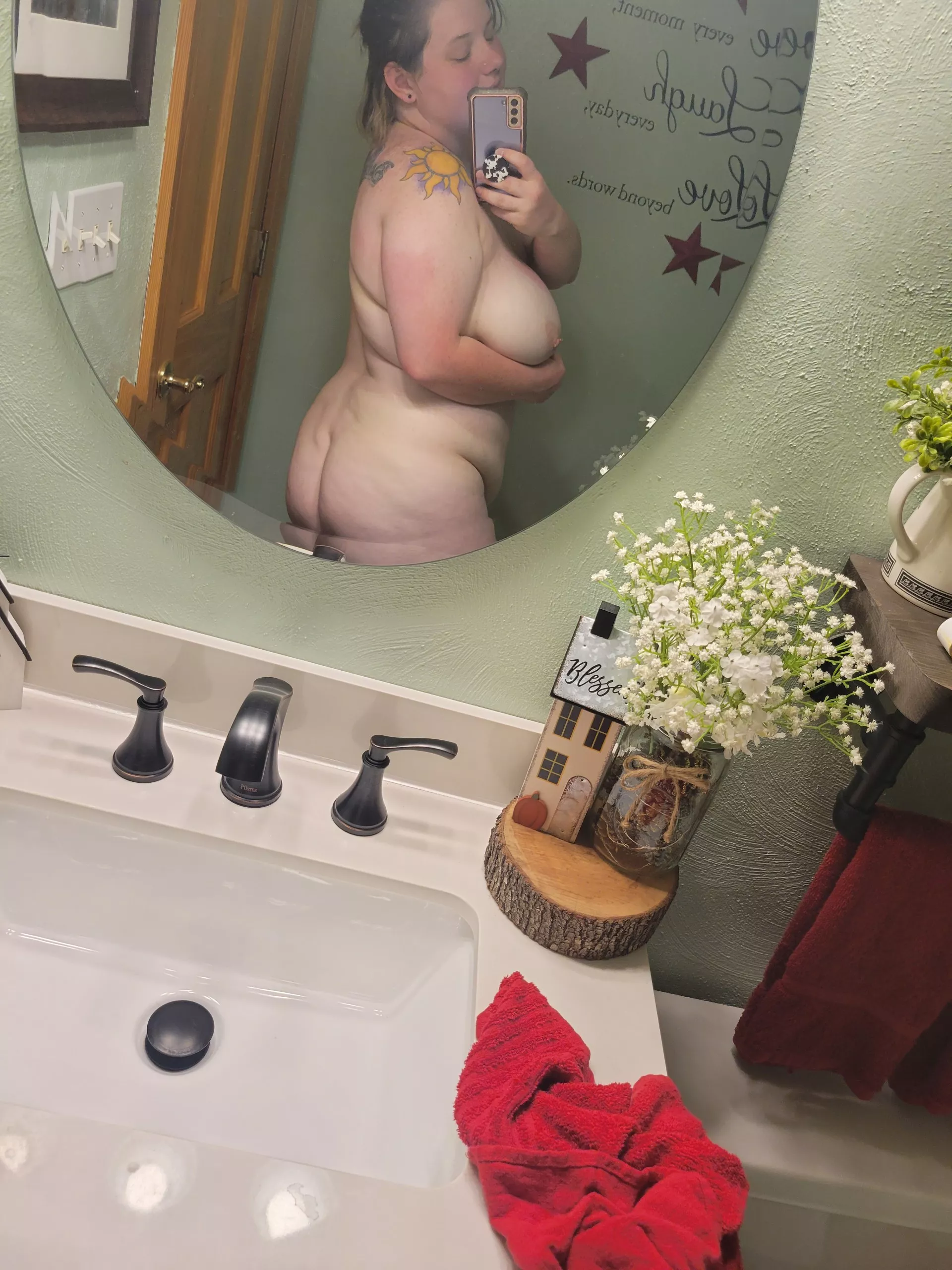 Hey babe! Hope I can make your day better! 😘 Hey babe! Hope I can make your day better! 😘