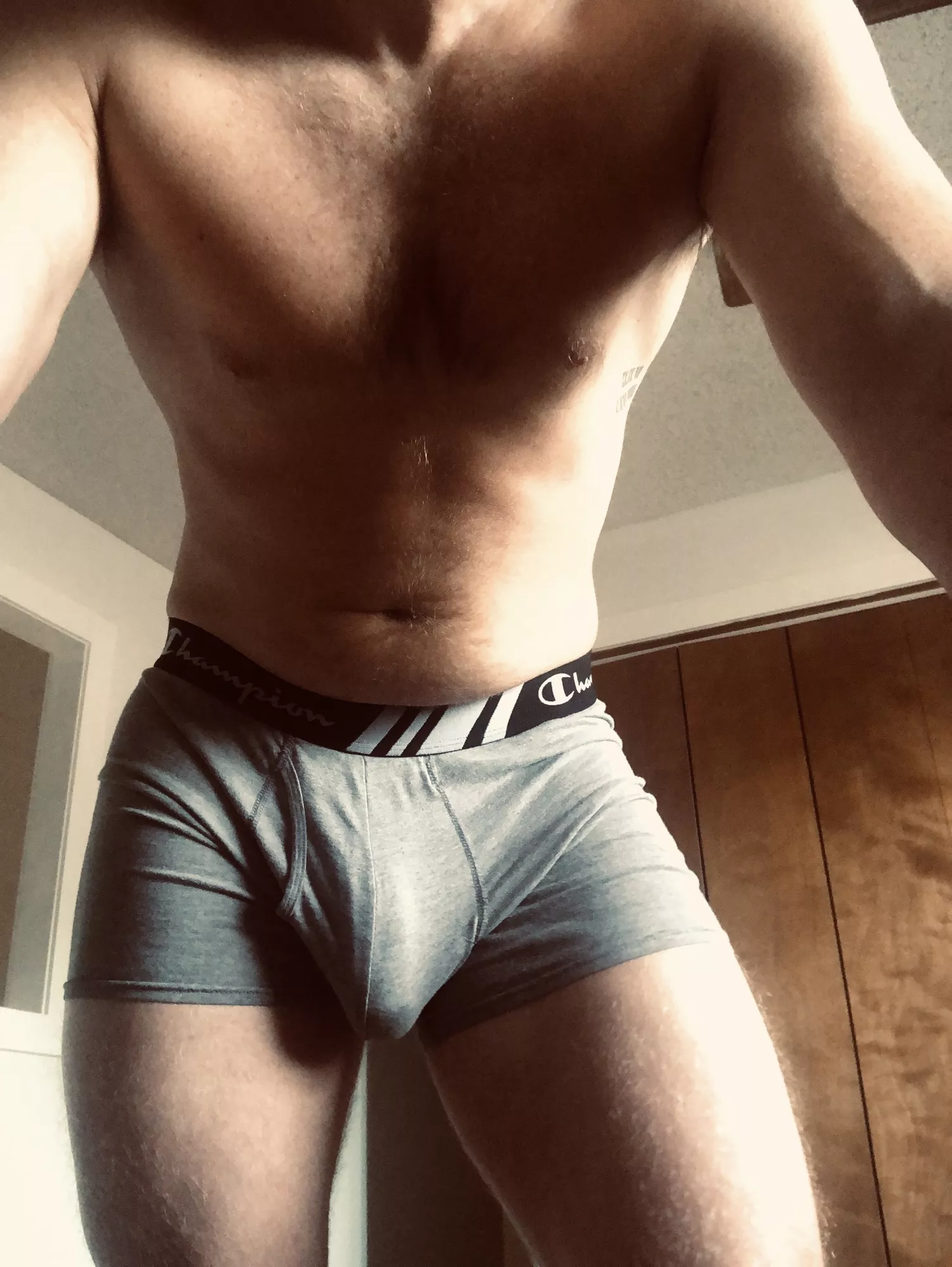 Hey babe you overslept Hey babe you overslept