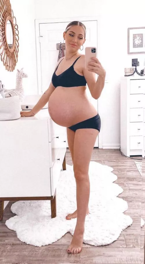 Hey babes it’s been awhile how’s my bump looking now?