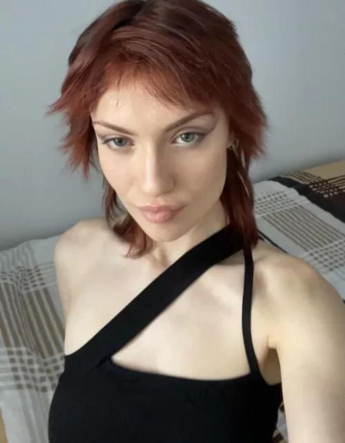 Hey babes 💓 This is Natalia (18) Don’t miss my free trial offer! I accept custom requests too ;) Link in bio & the comments 😘