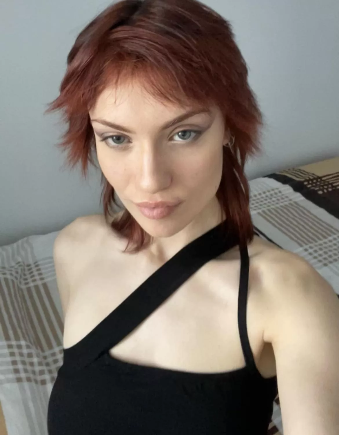 Hey babes 💓 This is Natalia (18) Don’t miss my free trial offer! I accept custom requests too ;) Link in bio & the comments 😘