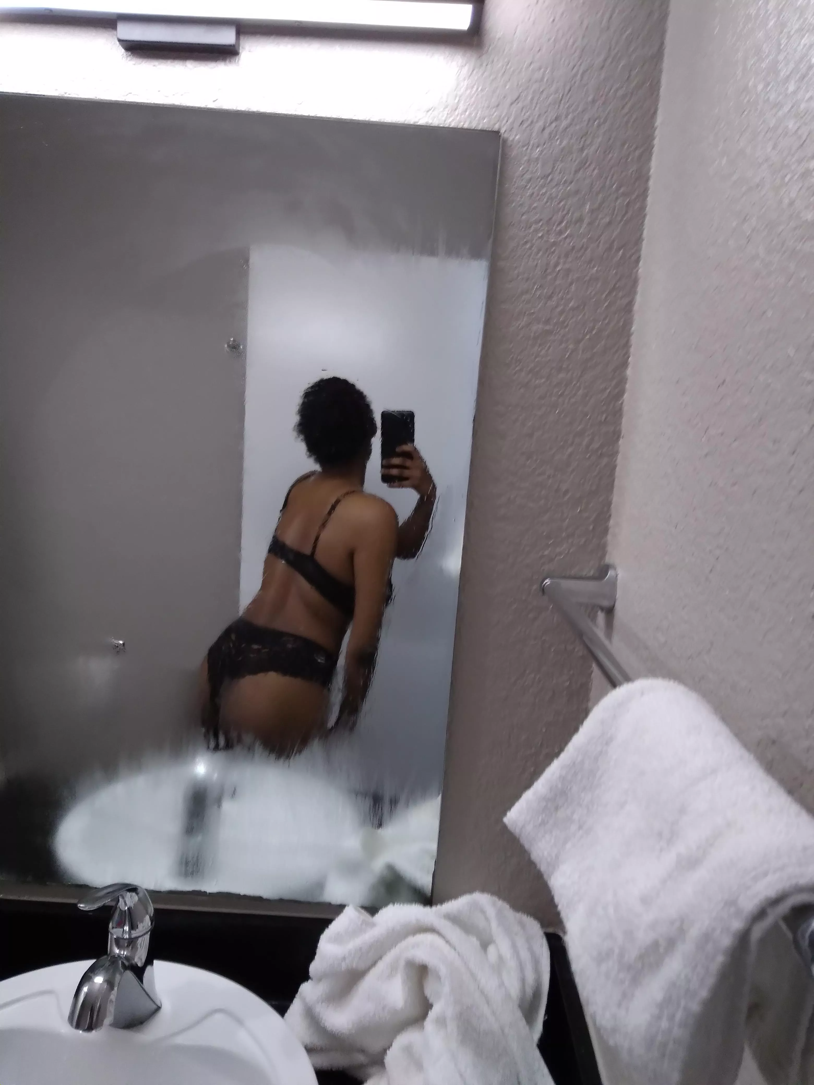 Hey baby im horny and down for some late night fun with you