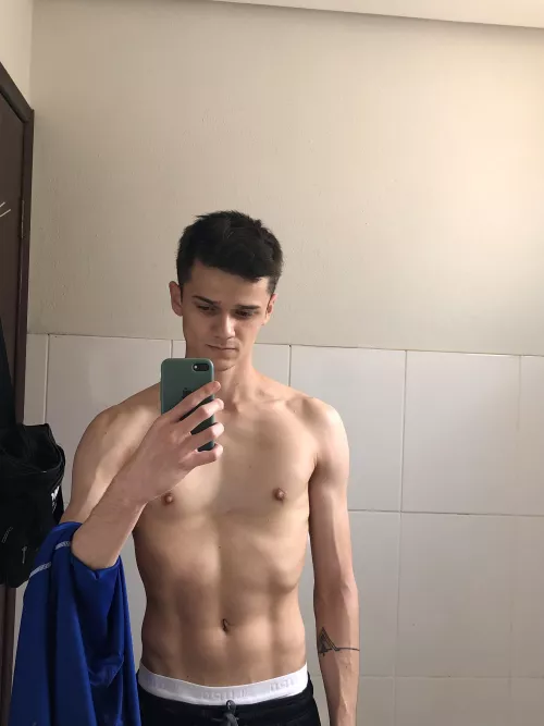 Hey boys π whatβs up? Picture from gym this week