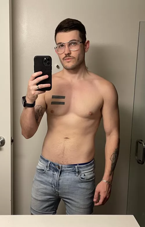 Hey bros been working out almost a year now, starting to feel a bit more confident. Hey bros been working out almost a year now, starting to feel a bit more confident.