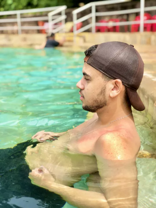 Hey bros 👋🏻 Today is my birthday 🥳 🎂