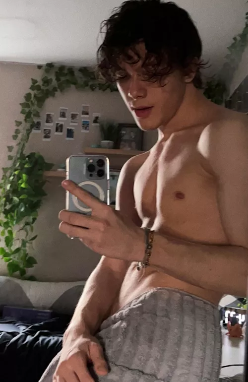 hey bros, what are we up to today? 😄