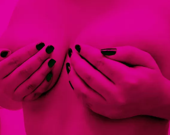 Hey, can you hold these? π€π¦