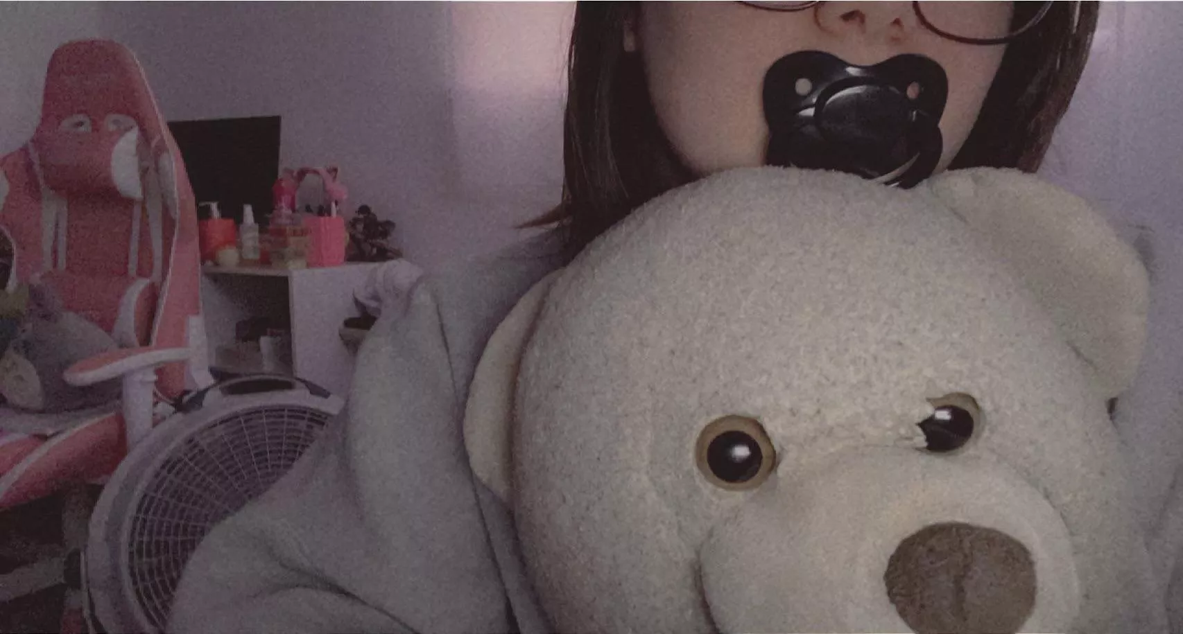 Hey everyone! It’s been so long since I’ve really regressed, but todays been a pretty rough depressive episode. How do y’all get through these days? Any advice would help! Thank you 🥺💖