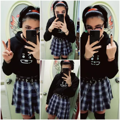 Hey fellas! Got any love for goth girls? Hey fellas! Got any love for goth girls?