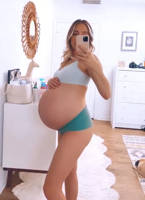 Hey guys! Itβs my first time doing this! Is my belly good enough for you guys?
