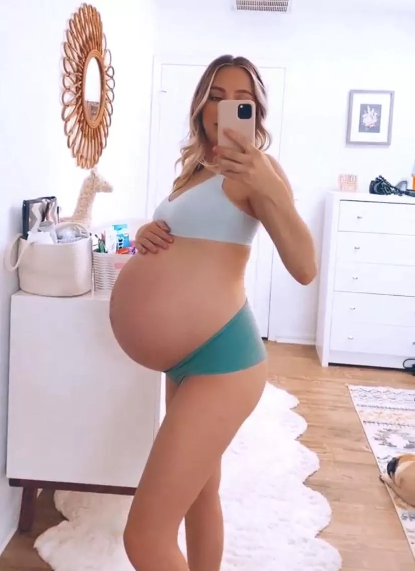 Hey guys! Itβs my first time doing this! Is my belly good enough for you guys? Hey guys! Itβs my first time doing this! Is my belly good enough for you guys?