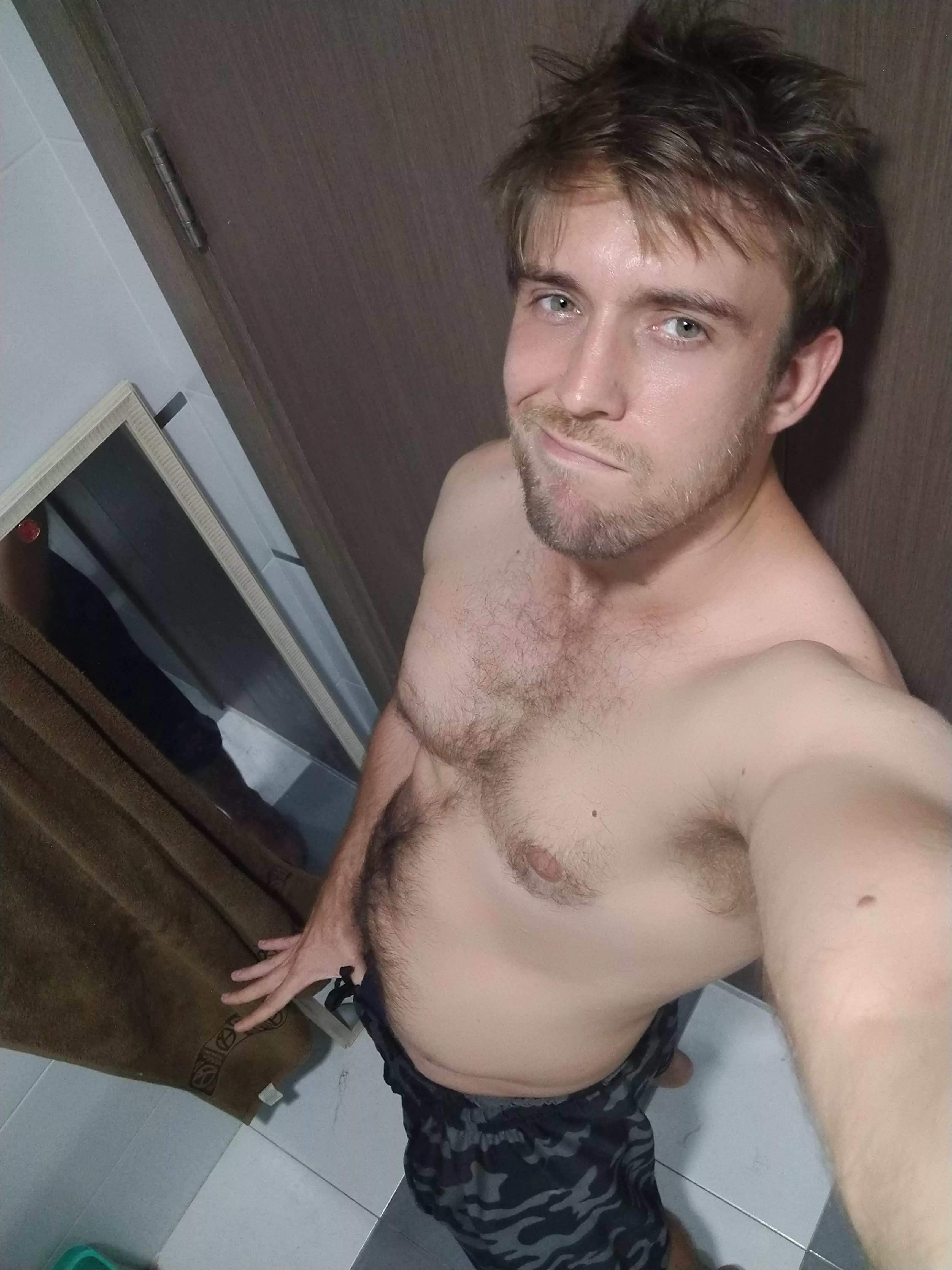 hey 😁 happy 2022 !