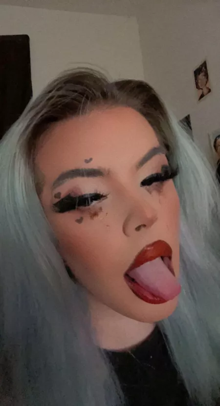 Hey hope y’all like my makeup today the hearts are my favorite part 😋🥰 Hey hope y’all like my makeup today the hearts are my favorite part 😋🥰