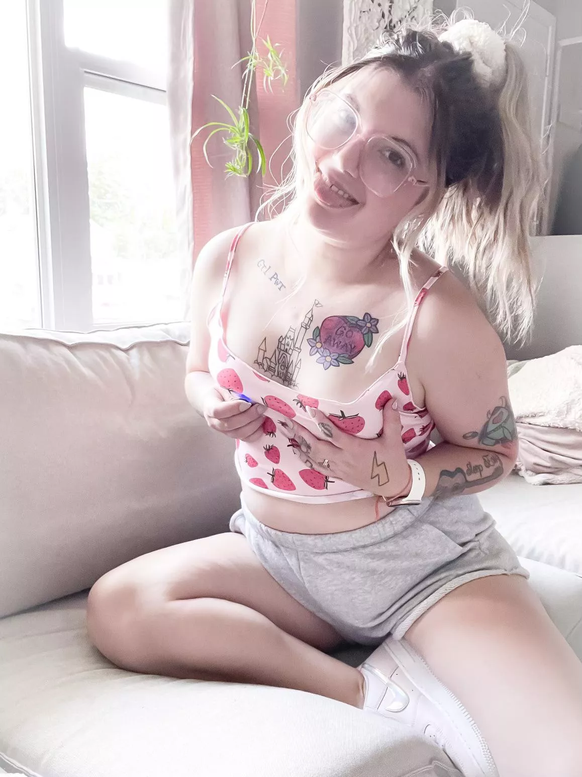 Hey I’m Cassie😍 I’m available for sexting customs all evening 😘 Cum play with me ❤️ link in the comments 😜 Hey I’m Cassie😍 I’m available for sexting customs all evening 😘 Cum play with me ❤️ link in the comments 😜