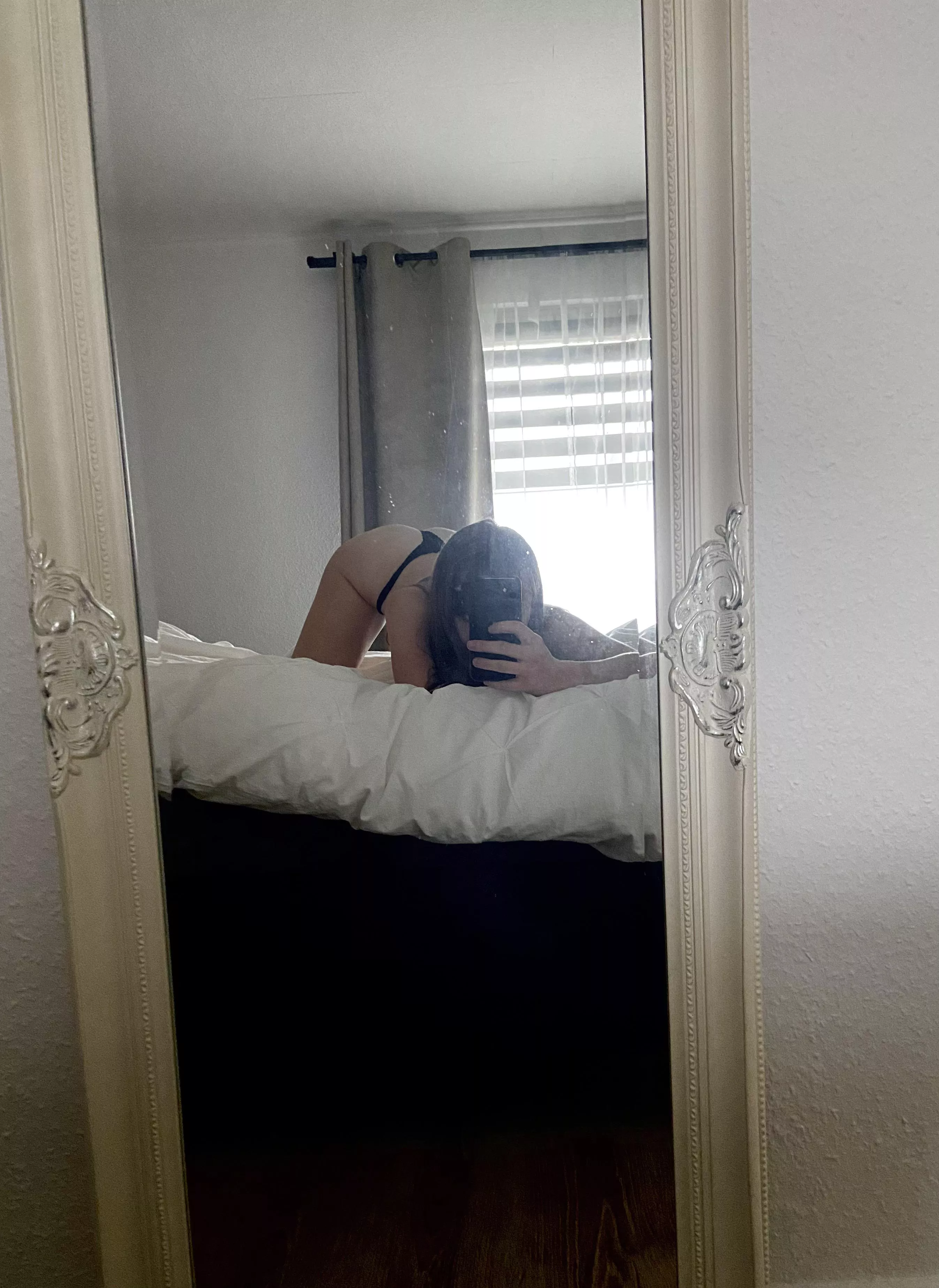 Hey, I’m Sofie🤍24🎀TOP 5,9 % Cum play with me on my💦FREE🔥OnlyFans Daily Content, Amputee, Dick Raiting😈Link in Comments