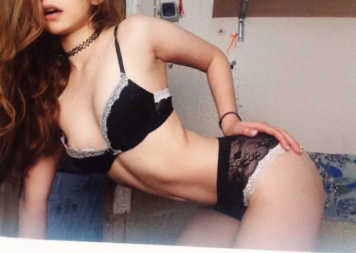 Hey my king, your hot girl is waiting for you❤️🔥 I'm 22 years old and I want you to be hard🤫💦 Link to my page in bio🍓