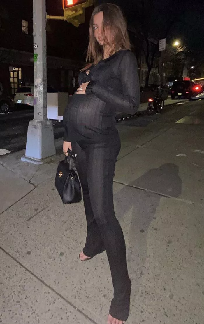 Hey! This is my first time posting! How do I look? Hey! This is my first time posting! How do I look?