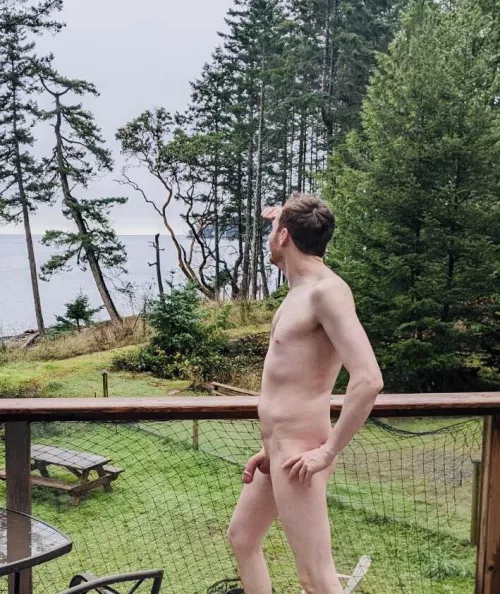 Hey what’s over there?!