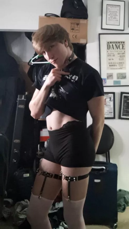 Hey y'all this is a photo from my last batch that I never posted, I've been having a really really hard time stayin alive and I thought maybe you guys could tell me I'm cool π₯Ί Hey y'all this is a photo from my last batch that I never posted, I've been having a really really hard time stayin alive and I thought maybe you guys could tell me I'm cool π₯Ί