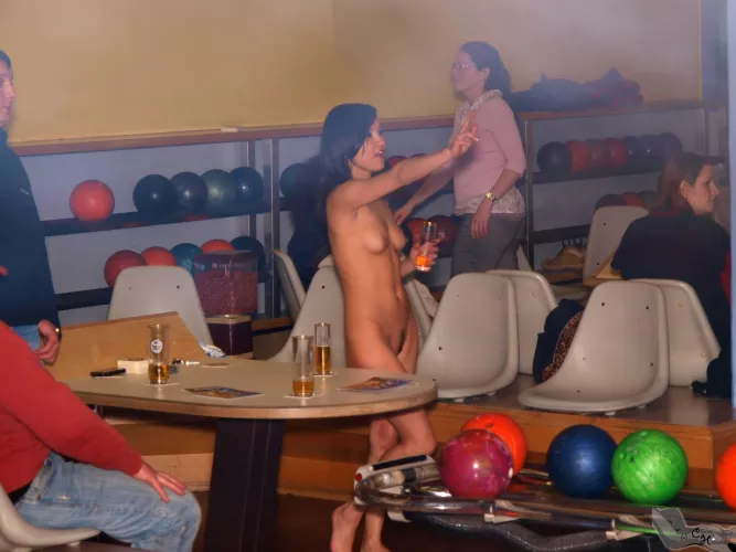 Hey! You over there - all eyes on me!