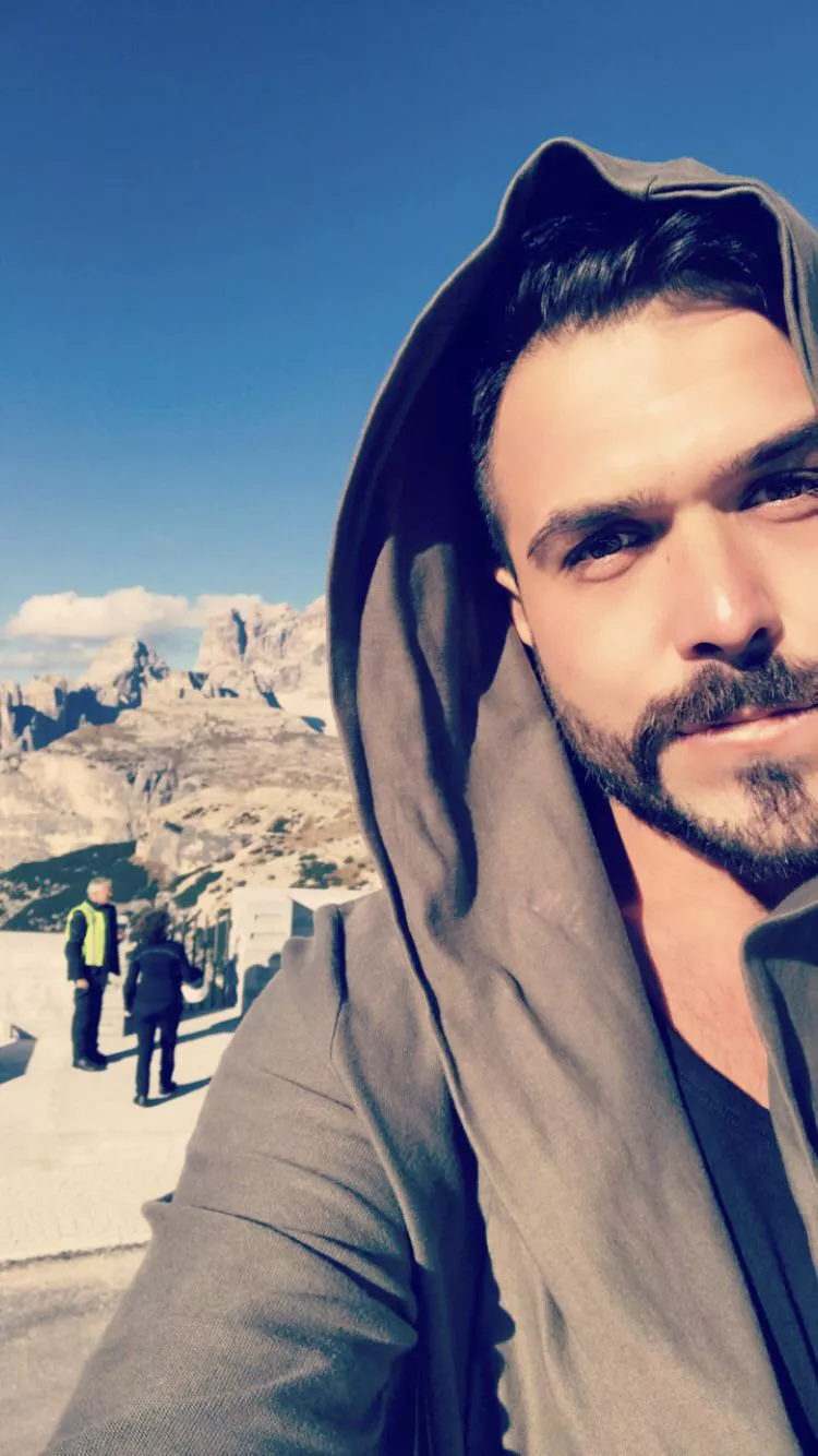 Hey you, what are you into ? ☺️ I hope to find that guy who’s more into feeling and see me like a soul , not just like a product, I really need affection and a lot of hugs