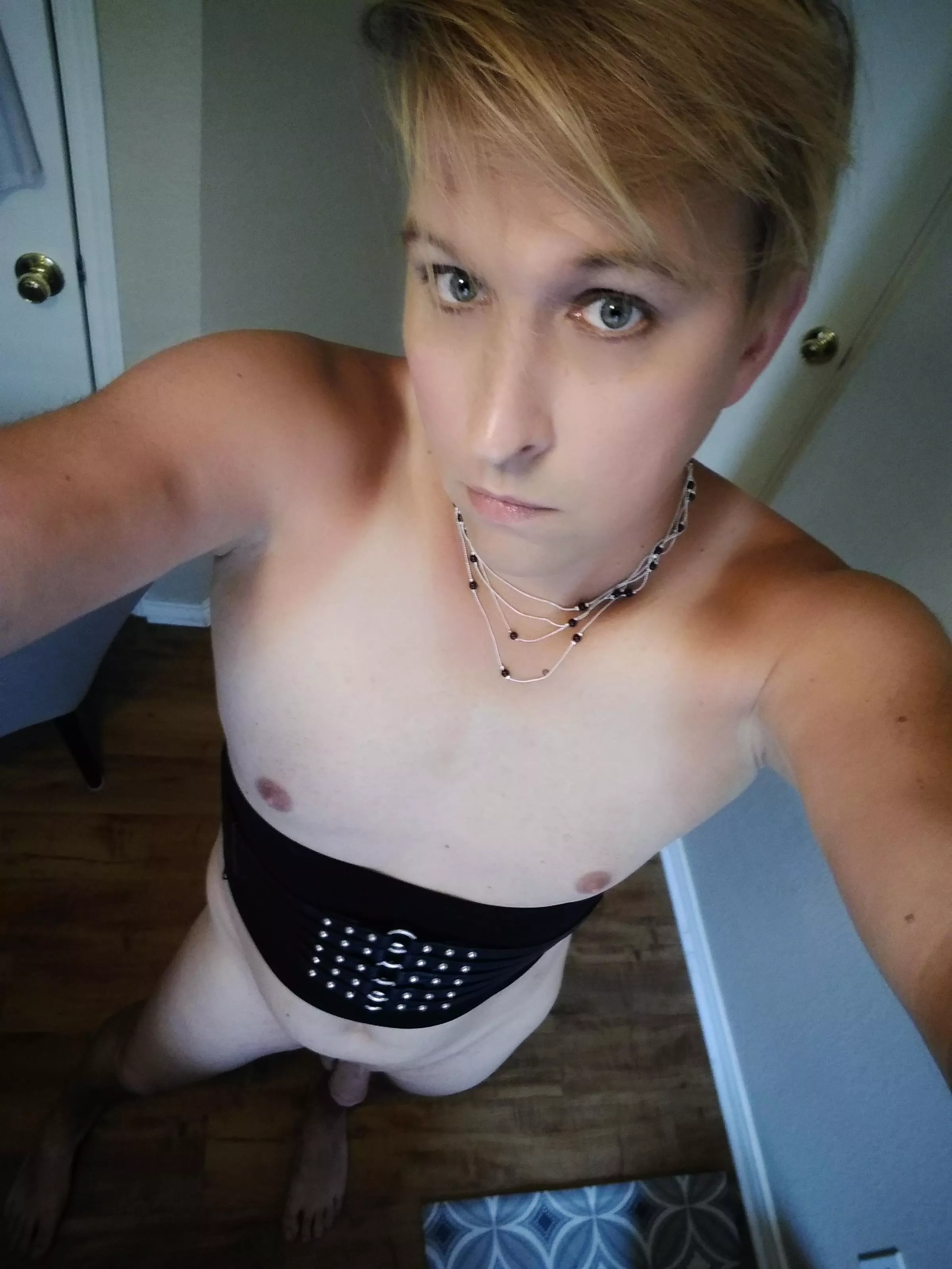 Heya~ Having a good day? Tell mistress all about it... Heya~ Having a good day? Tell mistress all about it...