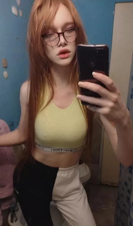 Heya to the 5 who'll see this one :3 Heya to the 5 who'll see this one :3