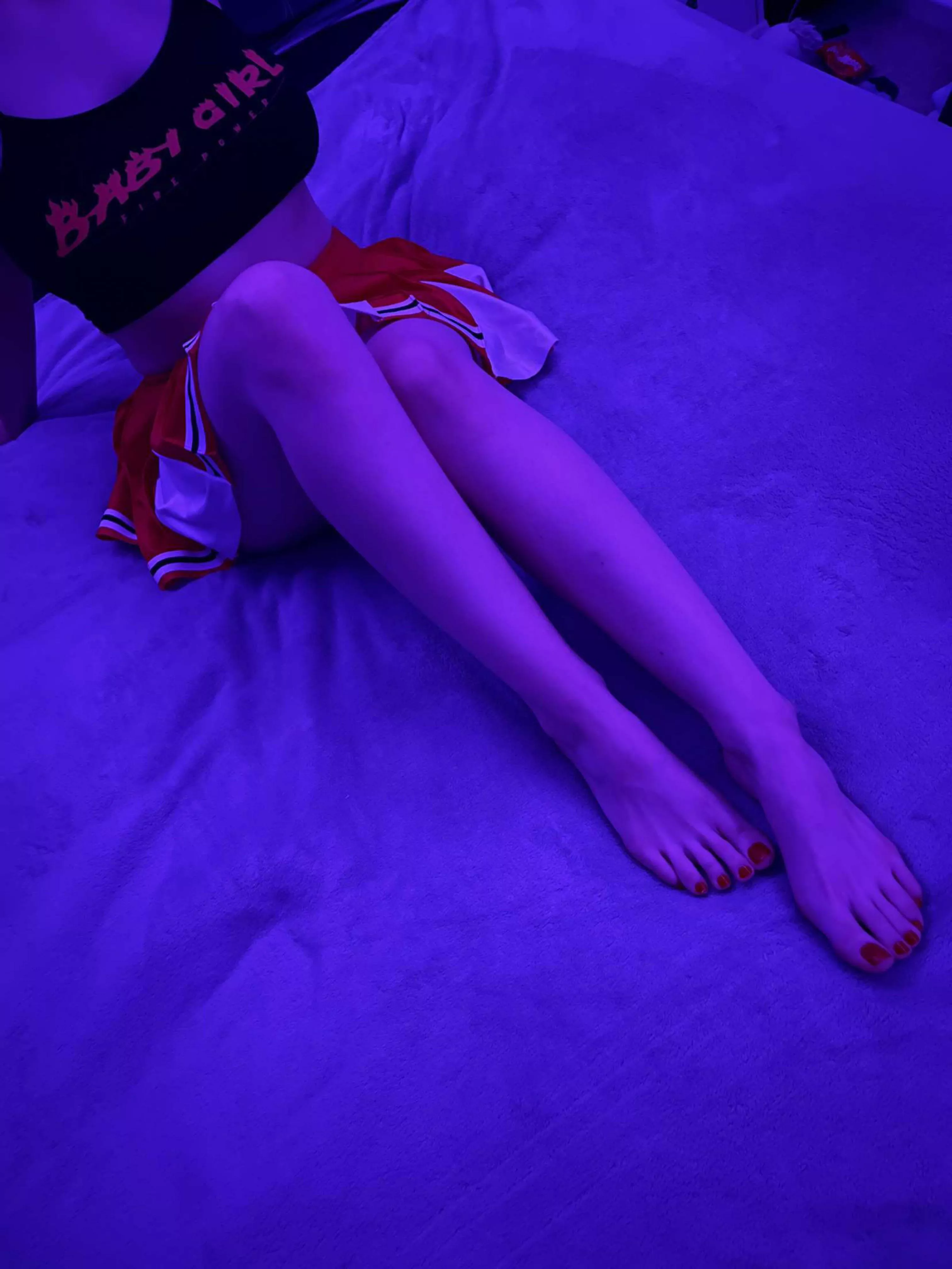 Heyy, this is my first post here, what do you guys think of my feet?? Heyy, this is my first post here, what do you guys think of my feet??