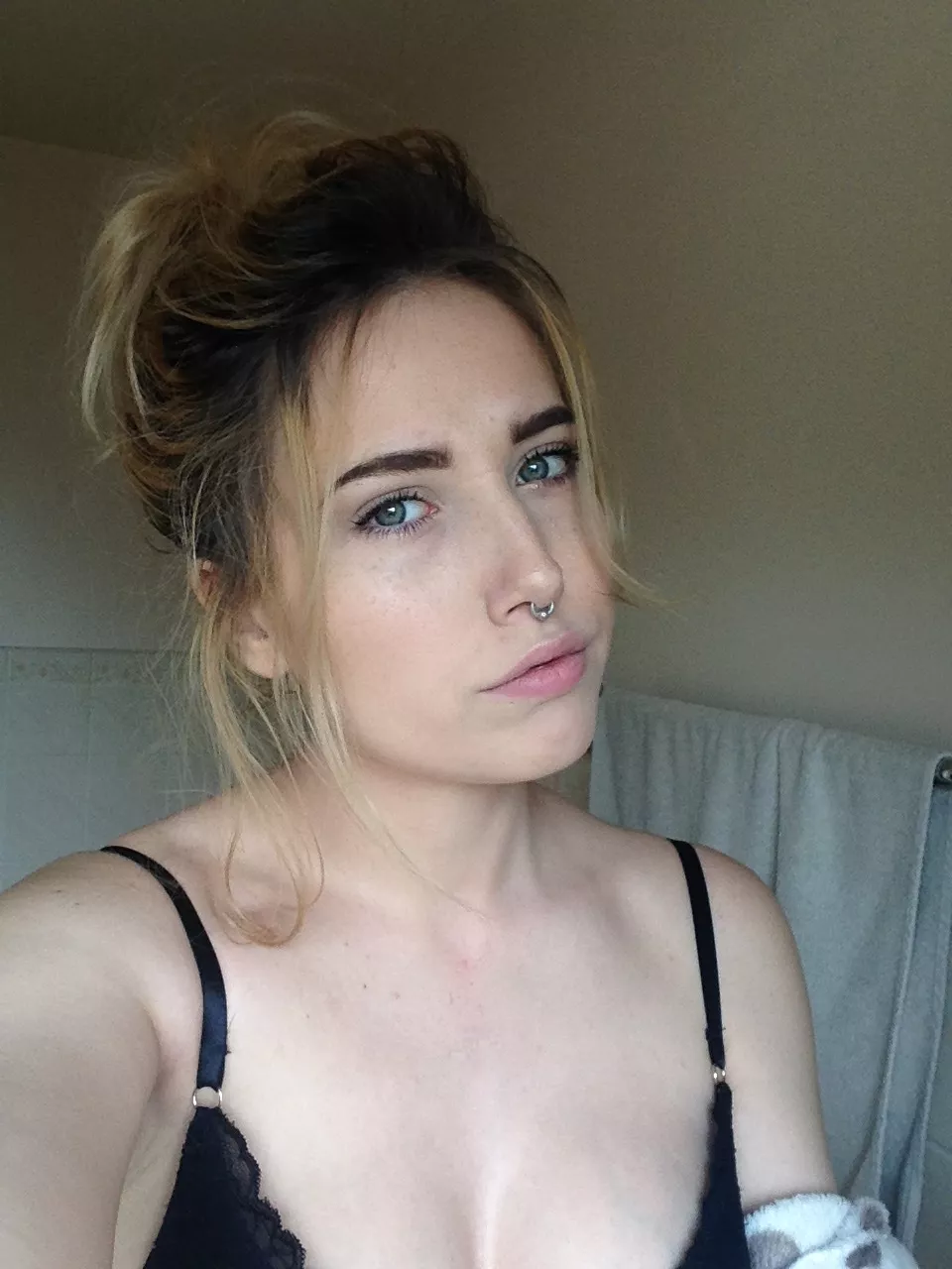 Heyy, who's horny? 💦👀