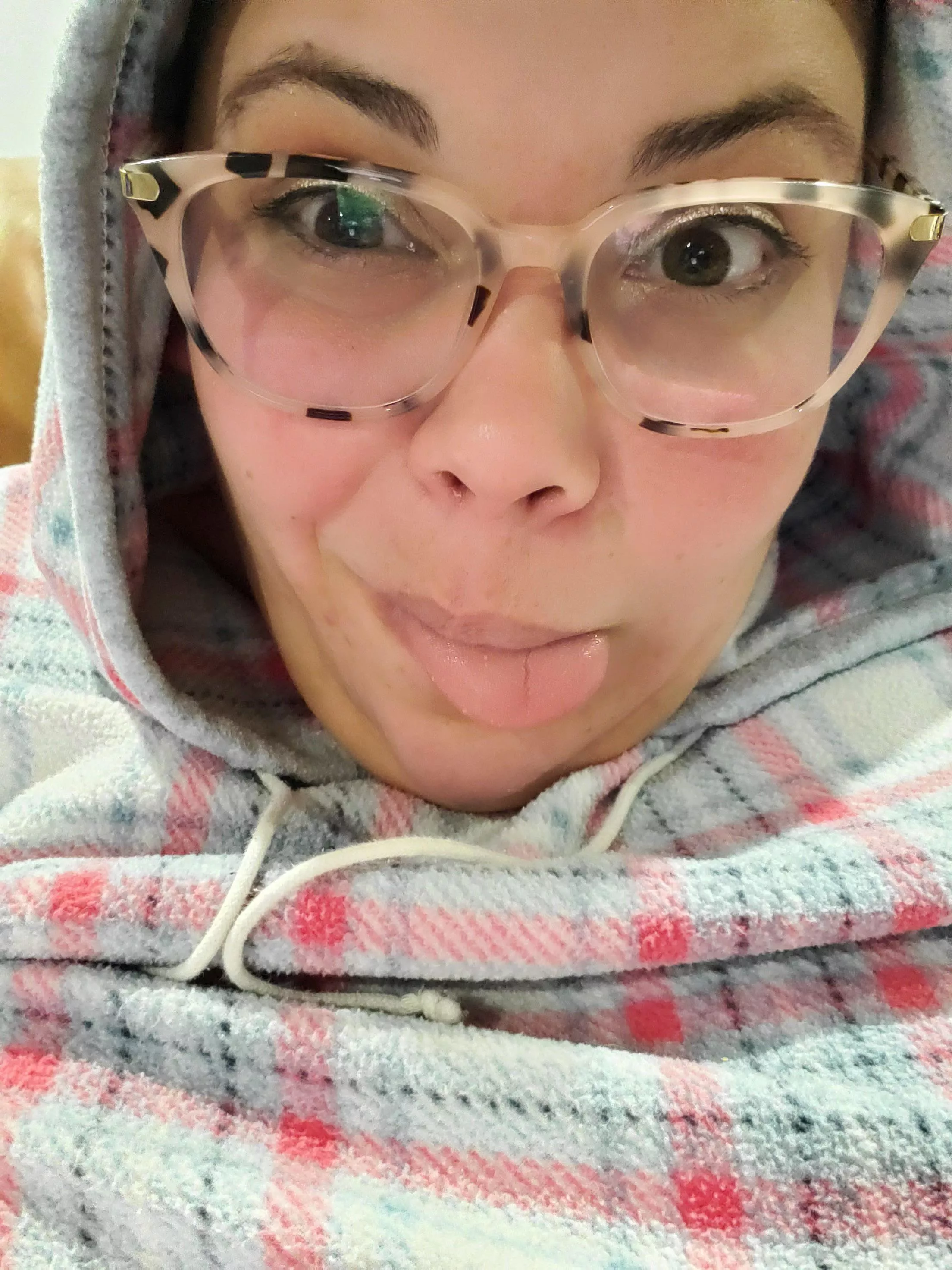 Heyyy 😇 it’s cold!! 🥶🥶