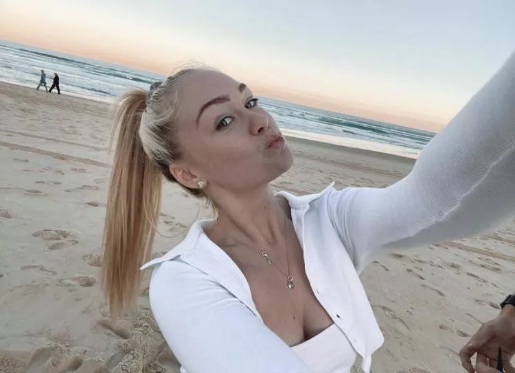 Hi, 19 year old bi girl, trib me or trade ur gf/wife to see more x Hi, 19 year old bi girl, trib me or trade ur gf/wife to see more x