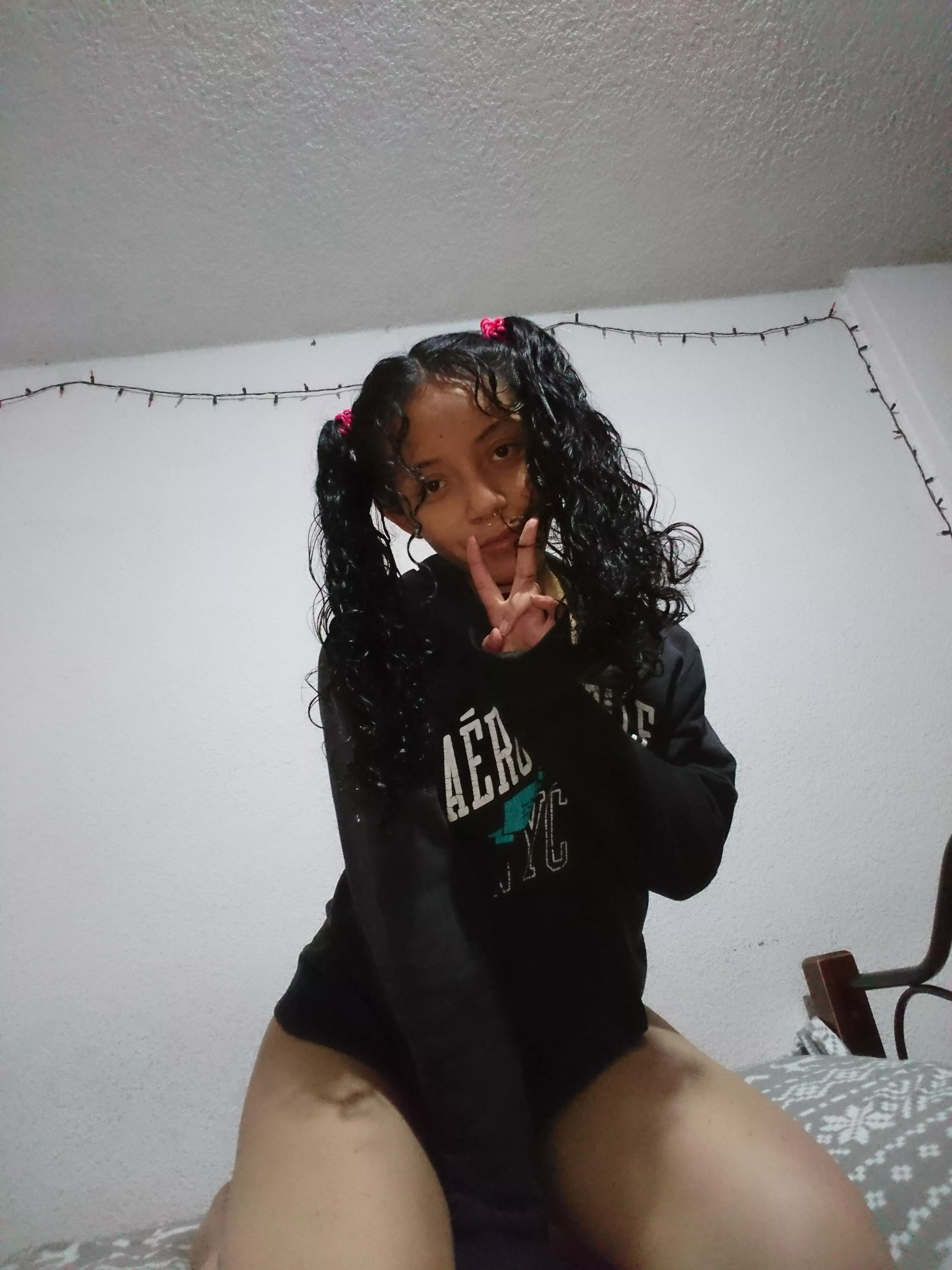 Hi :3 wanna play with my hair? :3 Hi :3 wanna play with my hair? :3