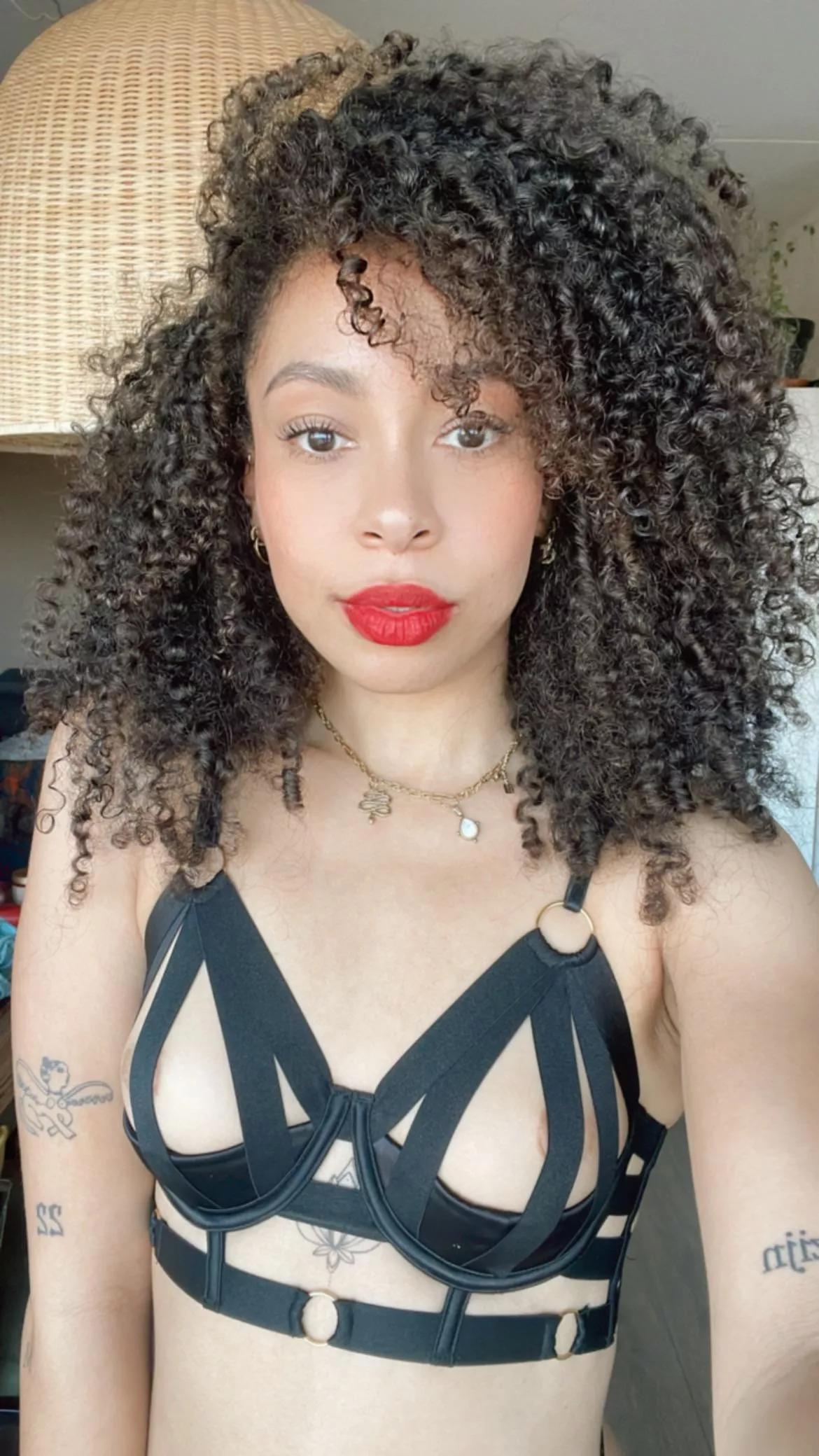 Hi :) Hi :)