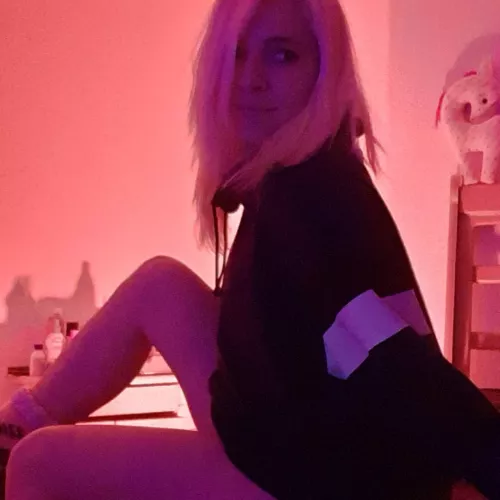 Hi 🌸🌸🌸 @angie_rainbow_ 💕 Do you sleep early or late ? 🤔 Hi 🌸🌸🌸 @angie_rainbow_ 💕 Do you sleep early or late ? 🤔