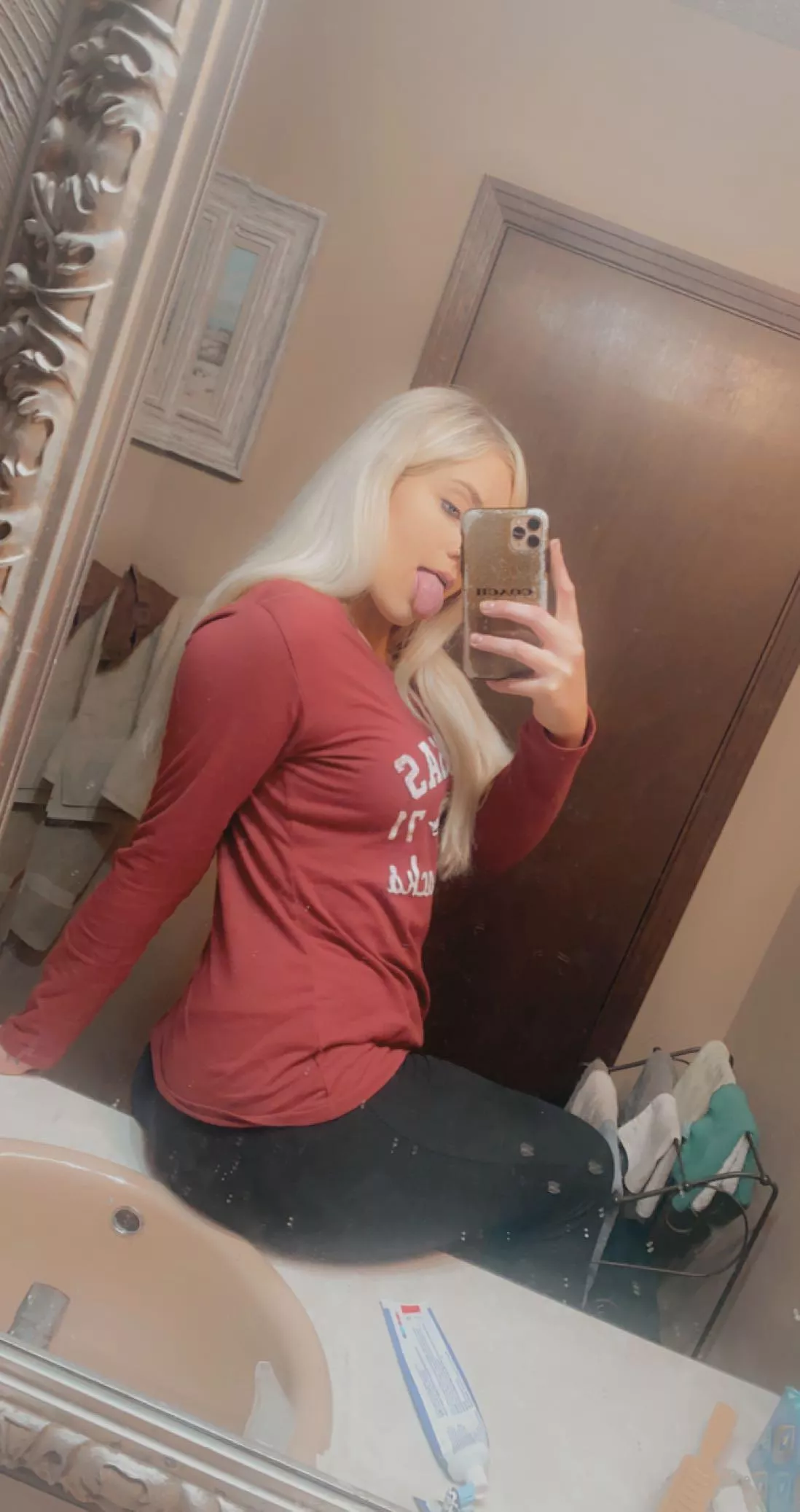 hi babies, message me ??