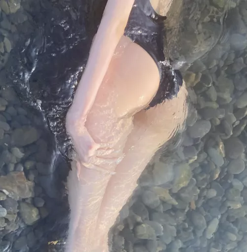 hi bby👋🏼I’m a skinny russian girl👱🏻♀️18 y.o✨I share the aesthetics of the body on my page🍒open DM💕new publications every dayt💋no PPV👅beautiful and FREE🌺