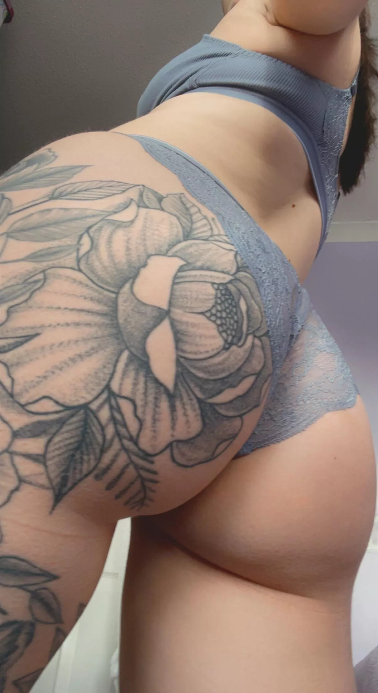 Hi daddy, do you like my be lingerie Hi daddy, do you like my be lingerie