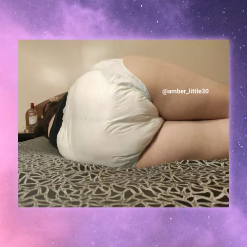 ✨Hi, daddy tells me that I look so adorable while I sleep, do you think that's true? I believe daddy because he doesn't lie. What is your favorite sleeping position?💋🧡🐹🍑🐼🌼🌼🌻🧡✨.