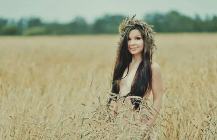 Hi dear! I will be your hot angel??. I create hot content, and already want to make your cock hard??