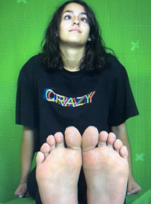 Hi, do u like my feet, wanna chat? 😘 Hi, do u like my feet, wanna chat? 😘