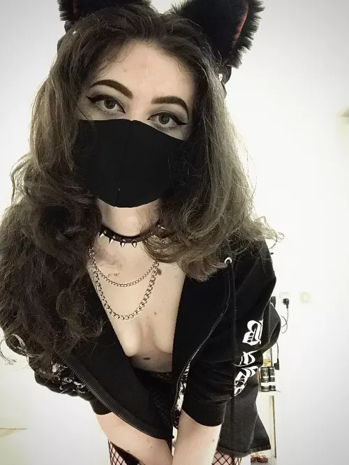 Hi 🥺 do you like my... Makeup?