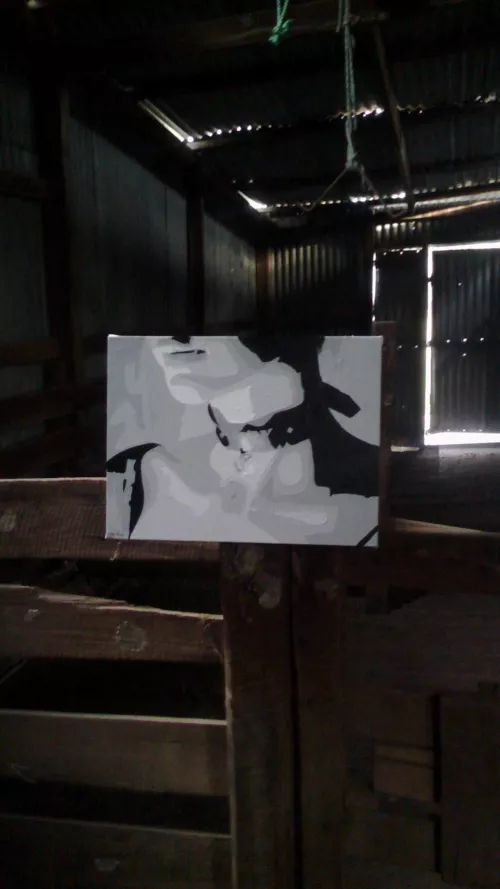 Hi folks. I paint but have been finding it difficult to find models locally. If you would like to pose for a painting please message. We can discuss the pose suited for you and you only need to do a pic, the painting can be done from a pic. Im thinking r