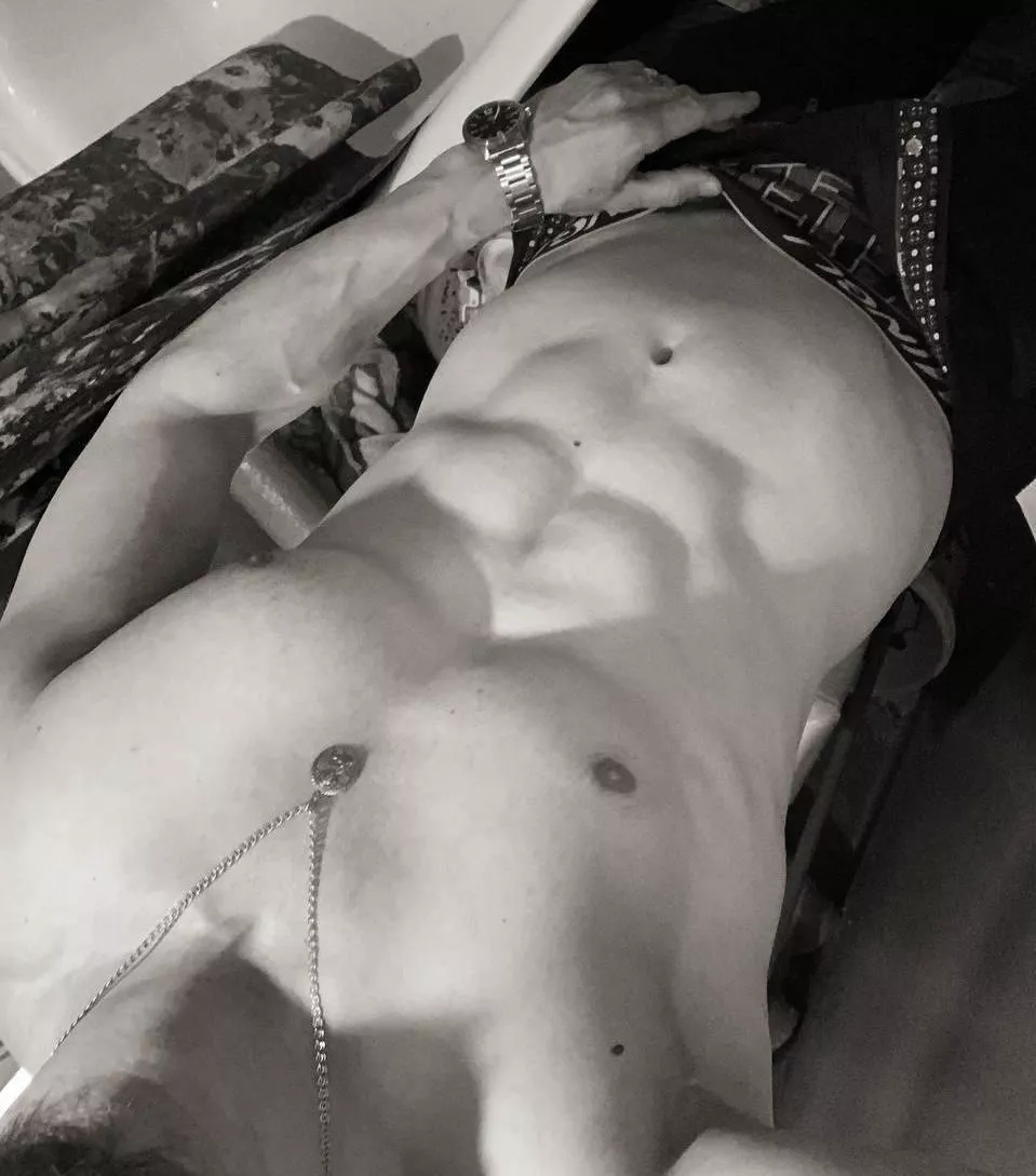 Hi friends 😘 I'm hot 🔥