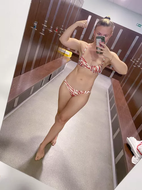 Hi guys!This is Natalie, girl with muscles, naked workout on my Onlyfans page, link in comments ๐