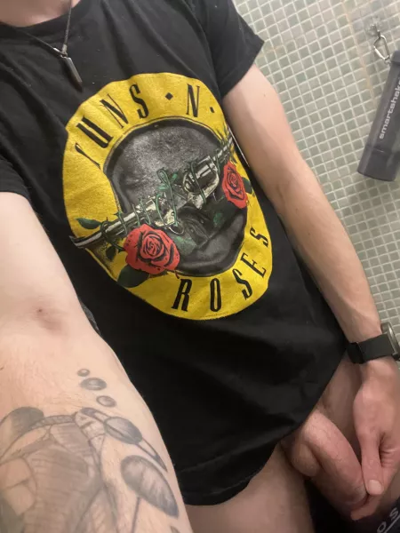 Hi here π Donβt be shy π